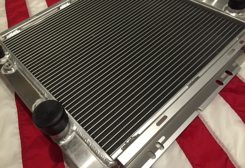 Radiateur, Pompes à Eau FORD MUSTANG 1965-1973 sur PONYCLASSIC.COM